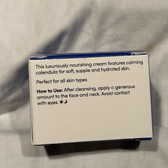 Naturopathica Calendula Essential Hydrating Cream- 15 ml - Picture 3 of 3